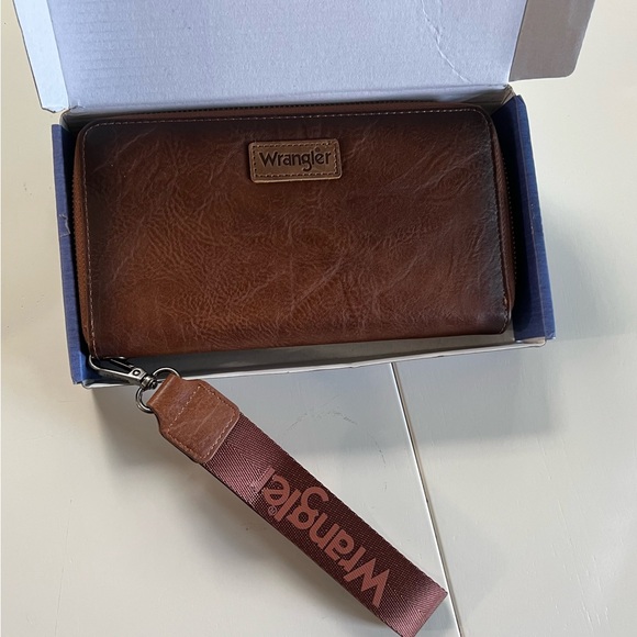 Wranglers Women’s Wallet Wristlet - Picture 5 of 7
